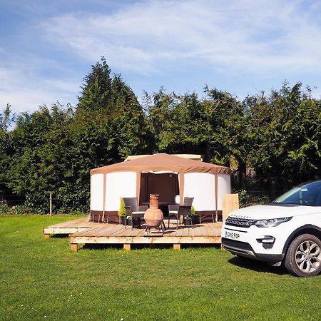 ホテル Old Dairy Farm Glamping エムズワース エクステリア 写真