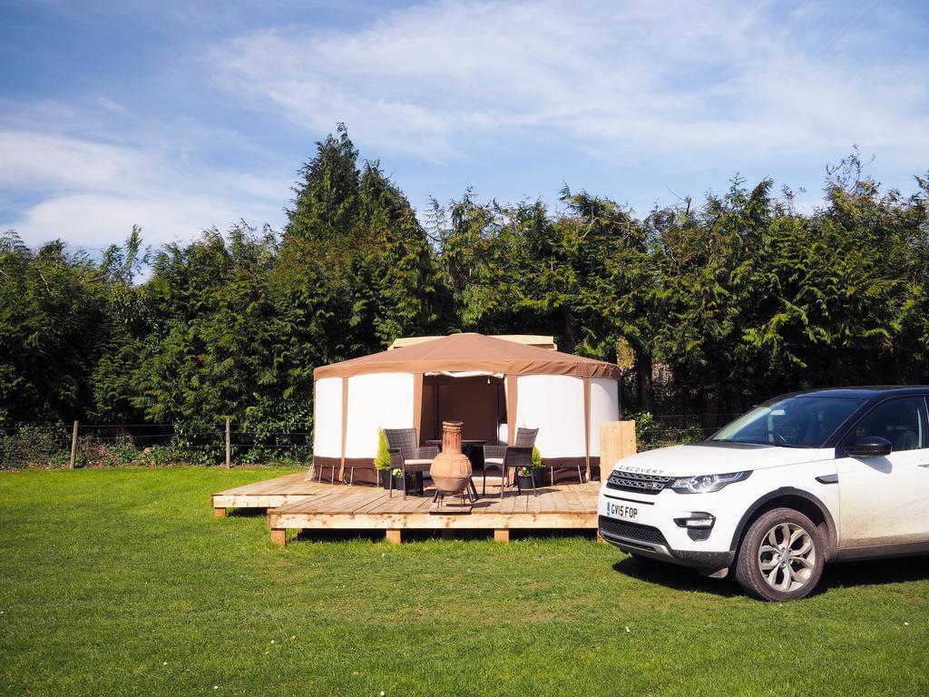 ホテル Old Dairy Farm Glamping エムズワース エクステリア 写真
