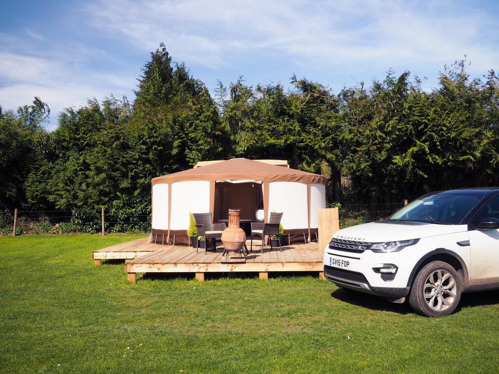 ホテル Old Dairy Farm Glamping エムズワース エクステリア 写真