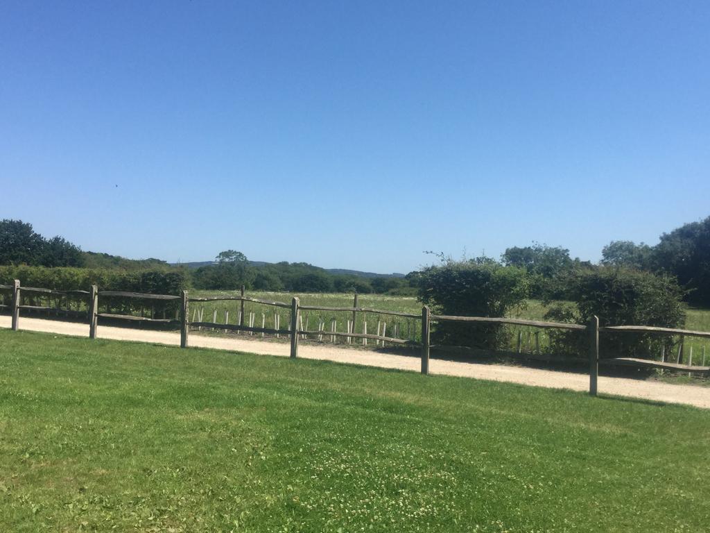 ホテル Old Dairy Farm Glamping エムズワース エクステリア 写真